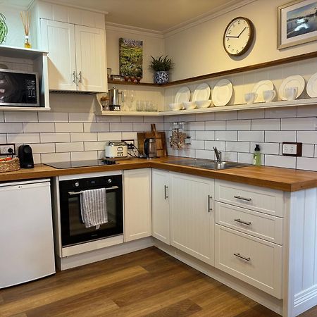 Silwood Apartment Fully Self Contained With Kitchen And Laundry Devonport Buitenkant foto
